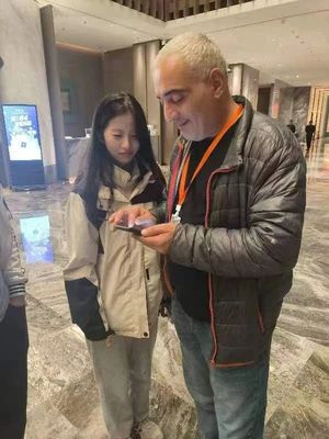 商学部外语科教中心学生参与“中法加纳国际文化艺术节”志愿服务活动，助力北京翻译服务